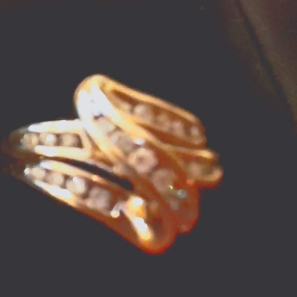 10 k yellow gold free-form diamond ring - Picture 4 of 6